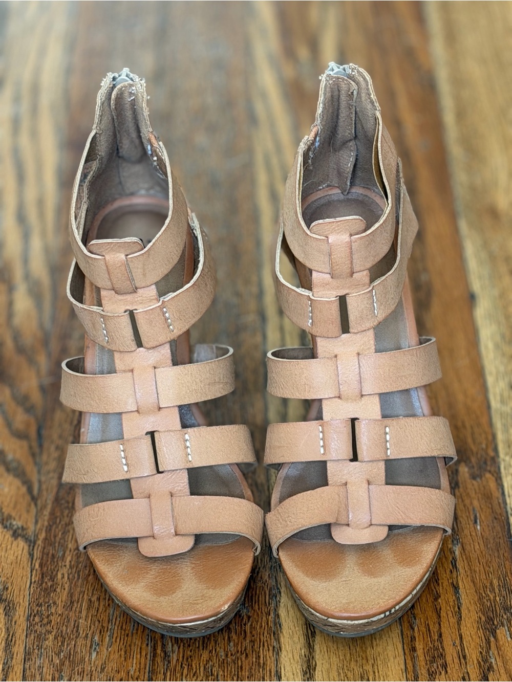 a.n.a. Massey Leather Cork Wedge Gladiator Sandals Women’s 7 Tan